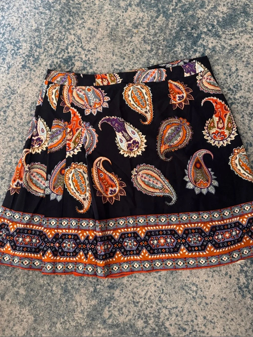 Tory Burch 100% Silk Paisley Border Print Skirt Size 4 NWOT